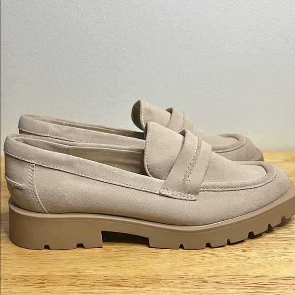 Dolce Vita Cream- Size 6.5 Suede Loafers - Picture 4 of 10
